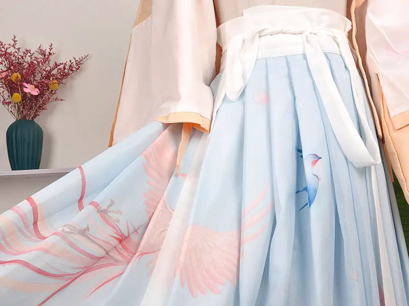 服饰.png