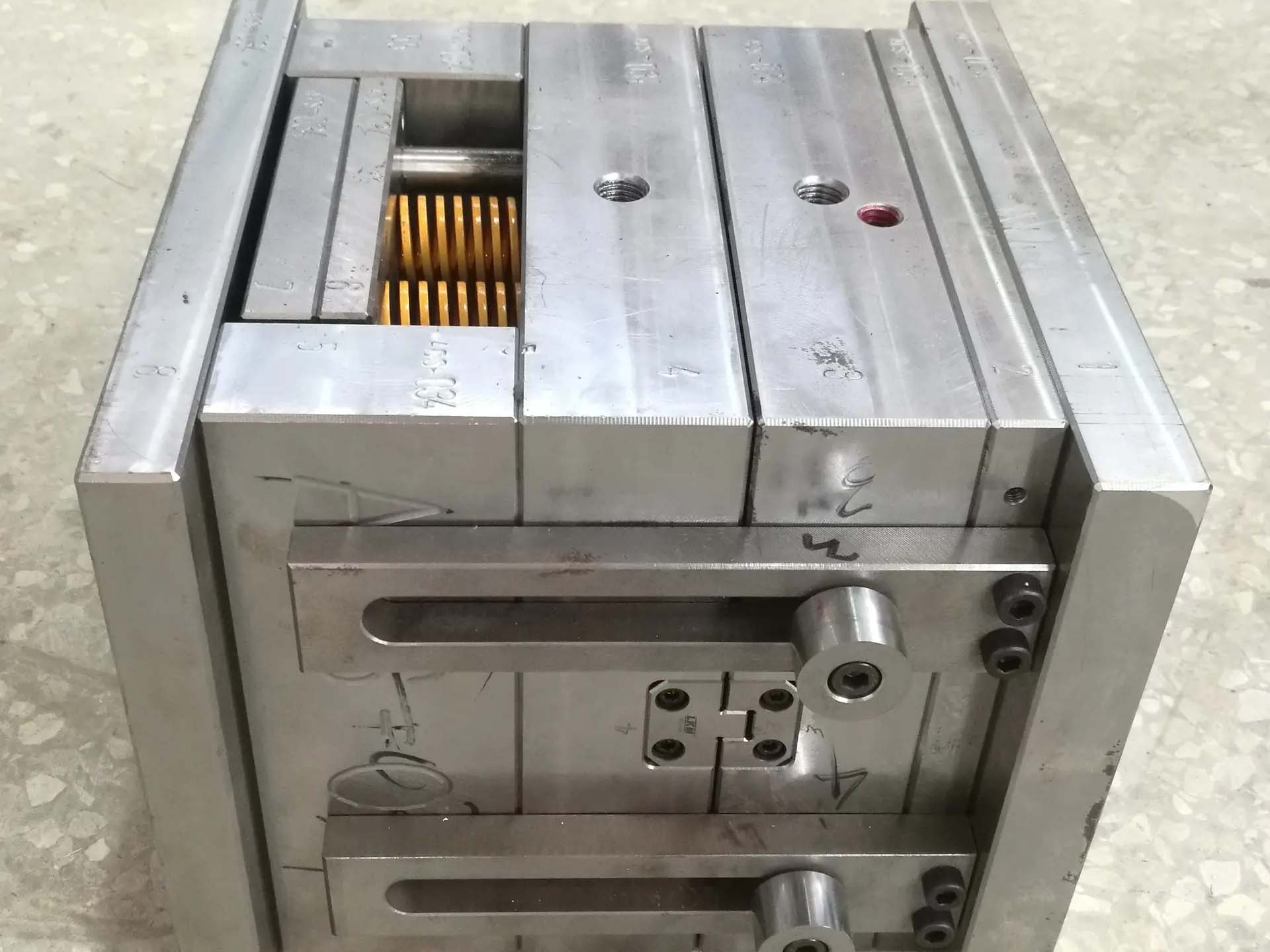 模具翻译.jpg